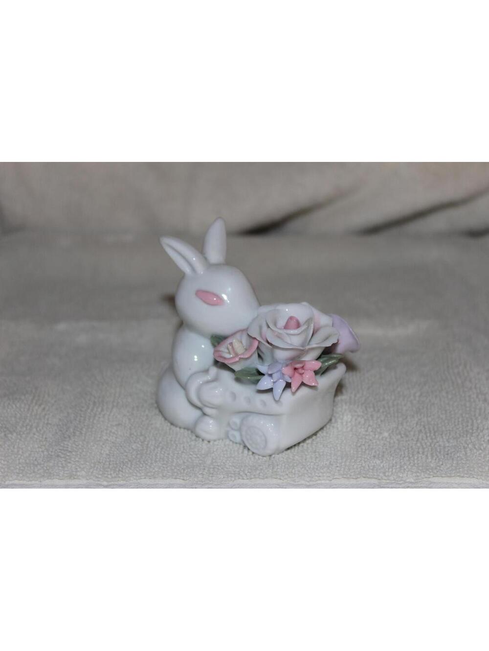 VINTAGE PORCELAIN MINIATURE EASTER BUNNY WAGON FLOWERS WHITE PASTELS